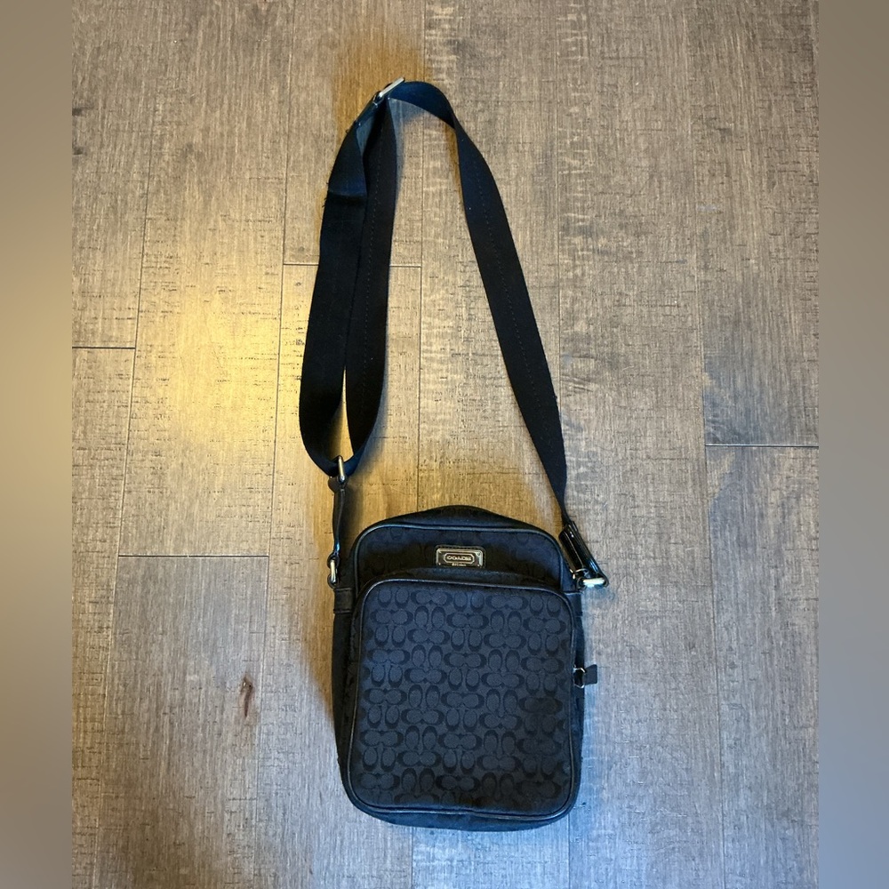 Coach Monogram Signature Crossbody Shoulder Bag Camera Bag Black